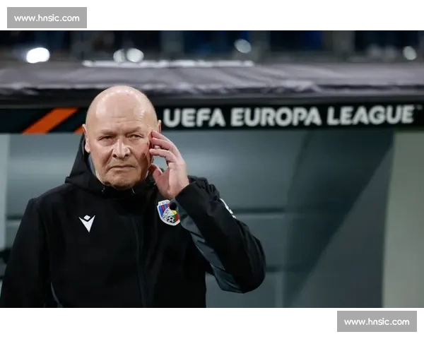 奥纳纳布基纳法索获总统接见 赠欧联杯签名球衣表敬意